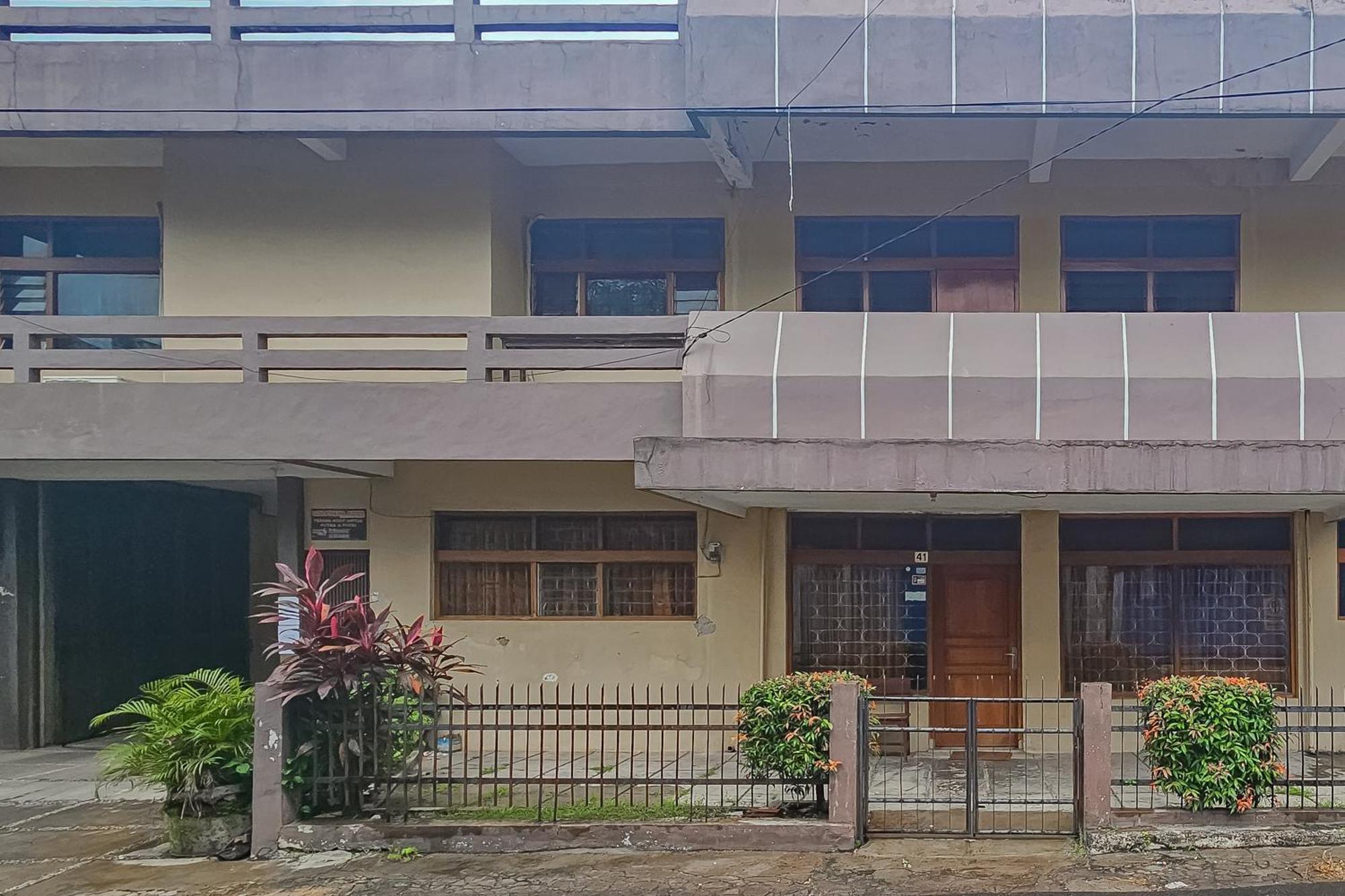 Reddoorz Near Alun Alun Cianjur Ξενοδοχείο Εξωτερικό φωτογραφία