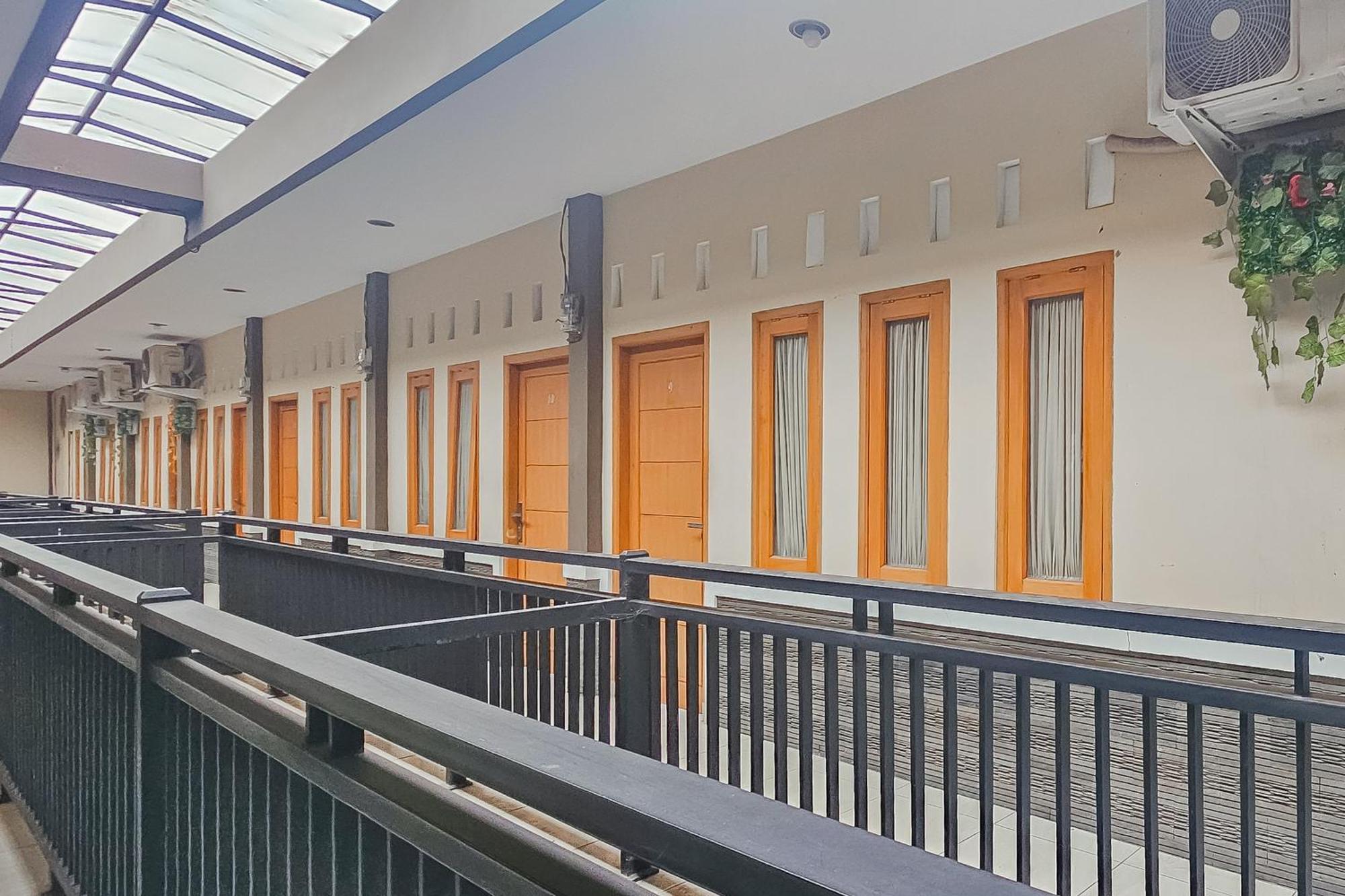 Reddoorz Near Alun Alun Cianjur Ξενοδοχείο Εξωτερικό φωτογραφία